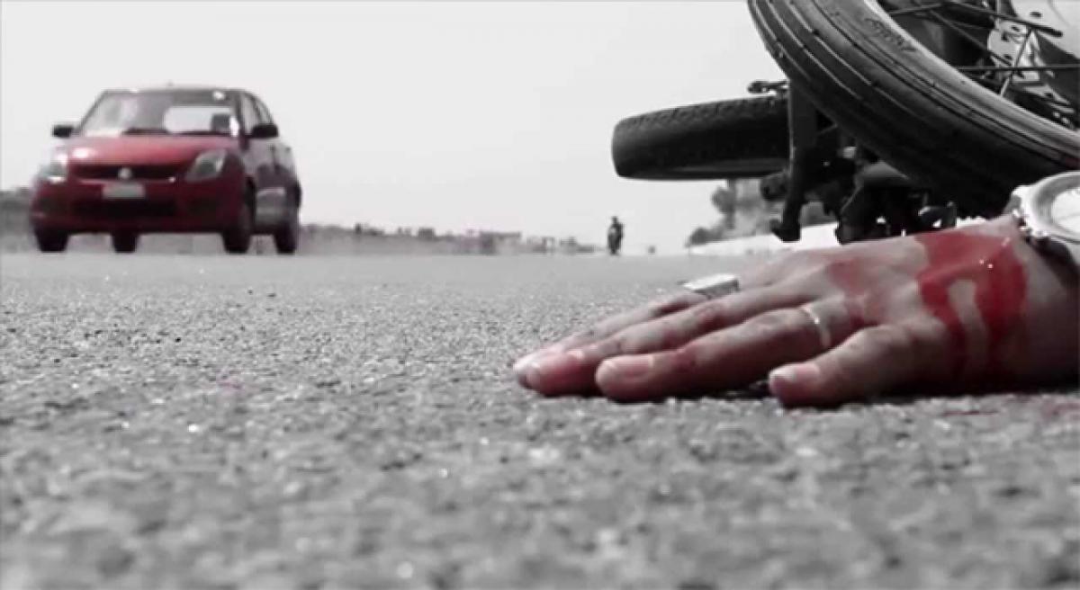 काठमाडौंमा मोटरसाइकल दुर्घटना, चालक र पैदलयात्रीको मृत्यु